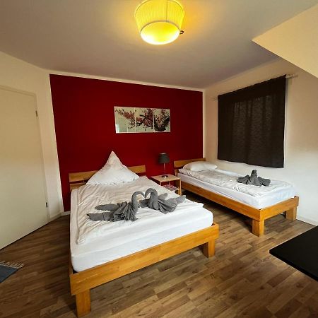 Hotelzimmer In Neusserstrasse Köln Exterior foto