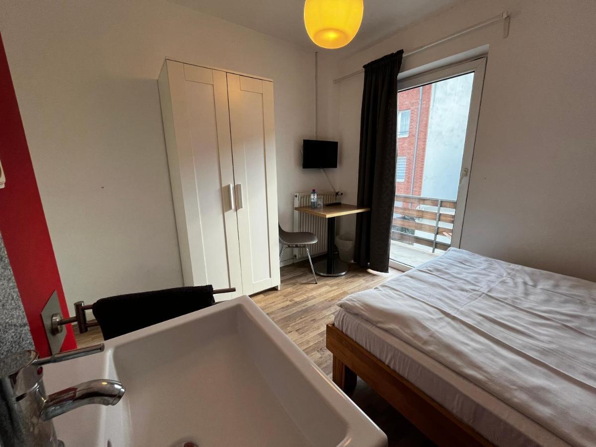 Hotelzimmer In Neusserstrasse Köln Exterior foto