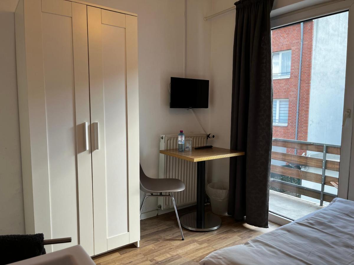 Hotelzimmer In Neusserstrasse Köln Exterior foto